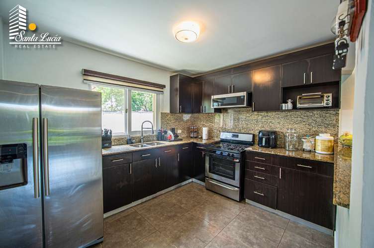  Casa Moderna en Venta en Las Colinas  - LL - Imagen 6