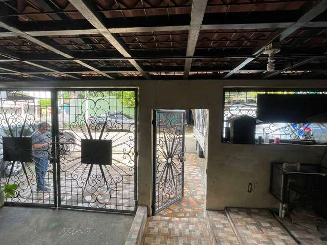 AC-EDIFICIO COMERCIAL EN VENTA DE 4 NIVELES EN BARRIO LA FUENTE, MANAGUA - Imagen 4