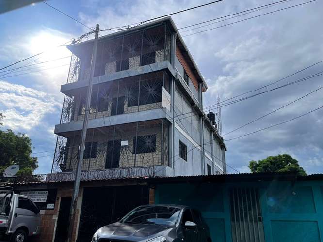 AC-EDIFICIO COMERCIAL EN VENTA DE 4 NIVELES EN BARRIO LA FUENTE, MANAGUA