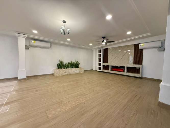 Casa de dos plantas en renta en Condominio Alamedas de las Colinas, Managua - Imagen 4