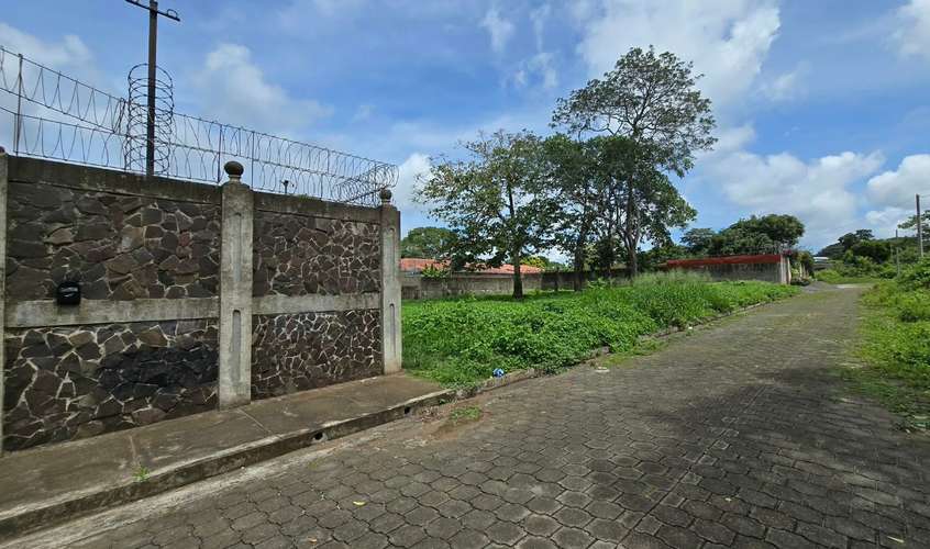 Se vende 2 Lotes planos dentro de área residencial Los Acetunos, Masatepe