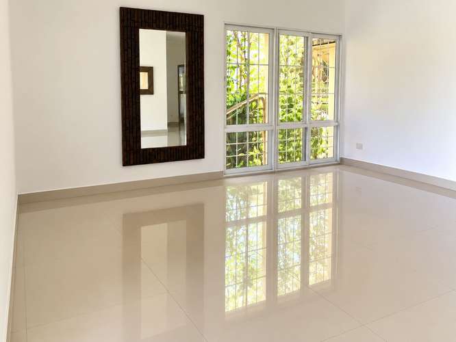 KC- ¡GANGA! Residencia esquinera en venta en Altos de Santo Domingo - Imagen 6