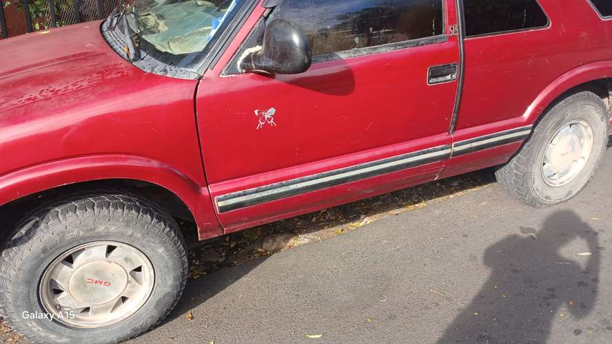 Familiar Y Fuerte Blazer 2000, Motor y caja al 100, detalles esteticos, prrecio negociable en persona, mas informacion 8