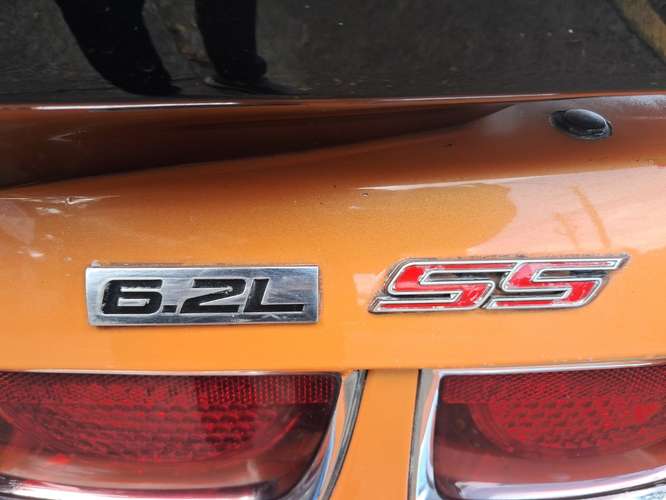 Vendo precio misil camaro v8 en excelentes condiciones difícil de encontrar otro en su estado kilometraje bajo.