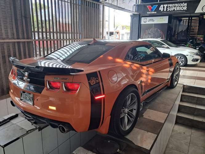 Vendo precio misil camaro v8 en excelentes condiciones difícil de encontrar otro en su estado kilometraje bajo.