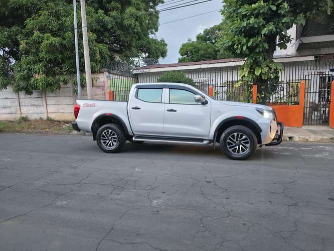 Vendo Nissan NP 300 2022  - Imagen 8