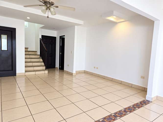 FH | Casa en Renta | Condominio en Las Colinas - Imagen 5
