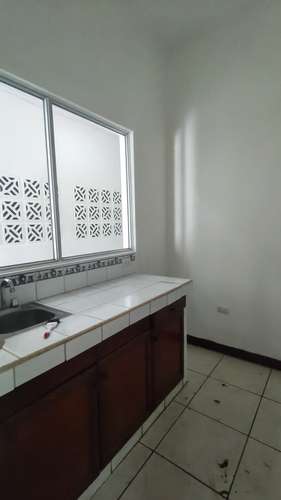 AP- RENTO ofibodega en Los Robles