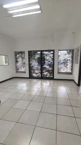 AP- RENTO ofibodega en Los Robles