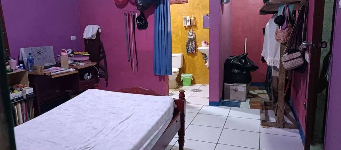 Propiedad en venta con cuarto independiente, excelente para renta en Anexo a los Jardines de Veracruz