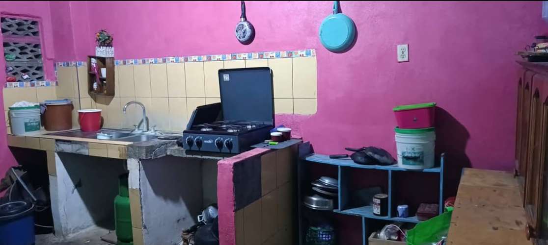 Propiedad en venta con cuarto independiente, excelente para renta en Anexo a los Jardines de Veracruz