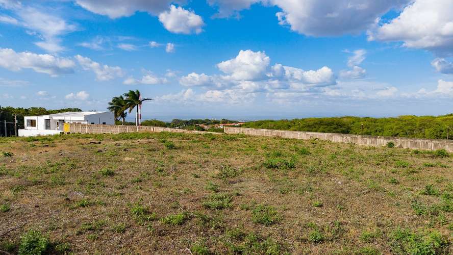 Terreno en las Cumbres Managua (Negociable)
