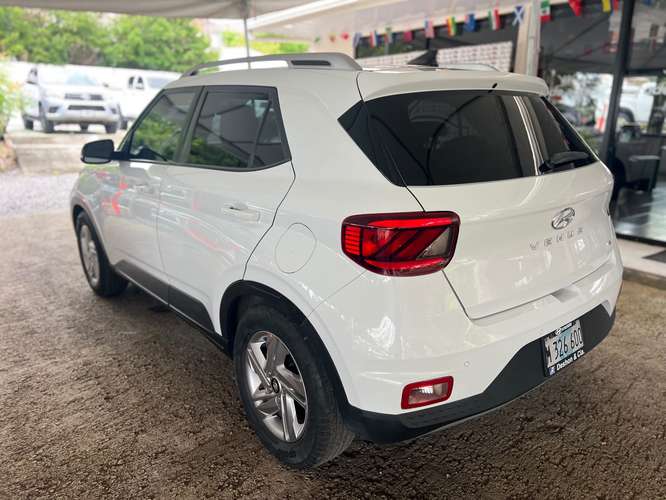 HYUNDAI VENUE AÑO 2021 - Imagen 3
