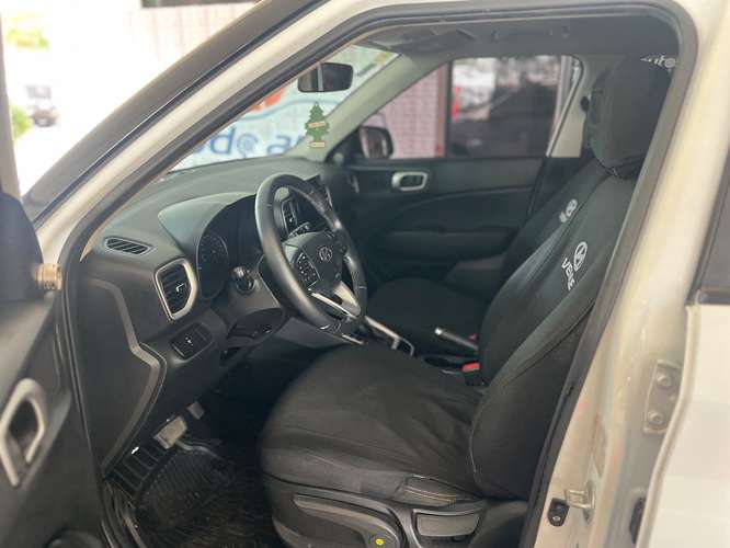 HYUNDAI VENUE AÑO 2021 - Imagen 4