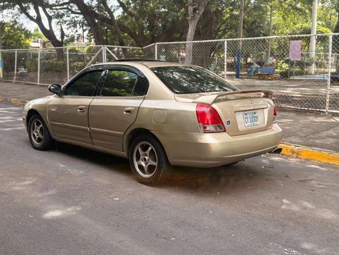 Vendo Hyundai Elantra año 2003 (mecanico) - Imagen 5