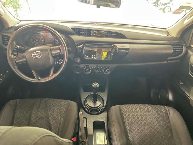 TOYOTA HILUX AÑO 2023 - Imagen 5