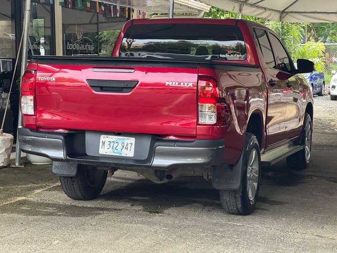 TOYOTA HILUX AÑO 2023 - Imagen 3