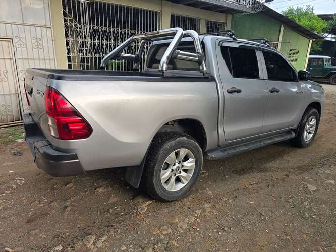 TOYOTA HILUX 2.5 4X4  - Imagen 3