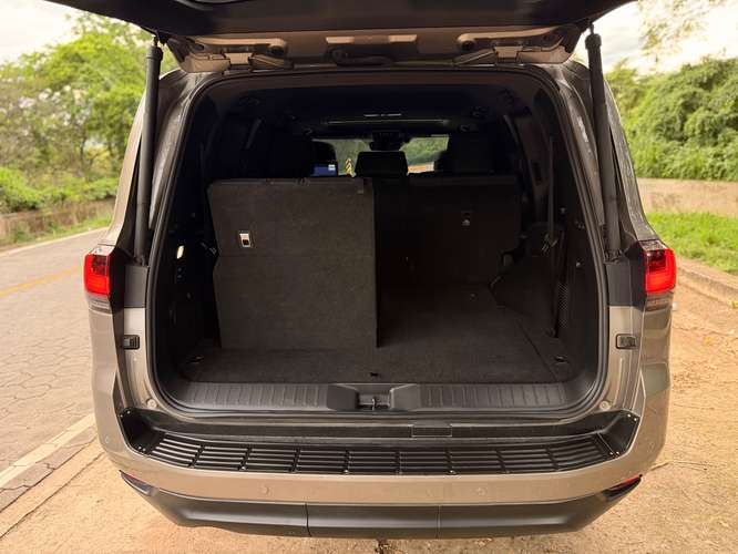 TOYOTA LAND CRUISER LC300