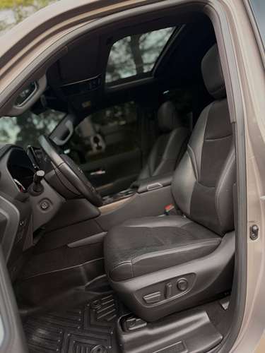 TOYOTA LAND CRUISER LC300