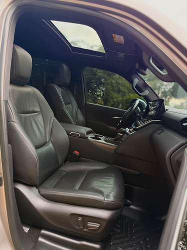 TOYOTA LAND CRUISER LC300