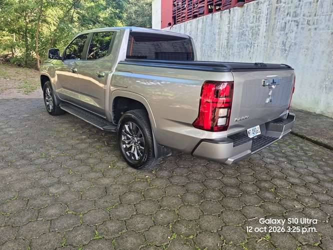 Vendo linda mitsubichi L200 4x4 seminueva poco uso 