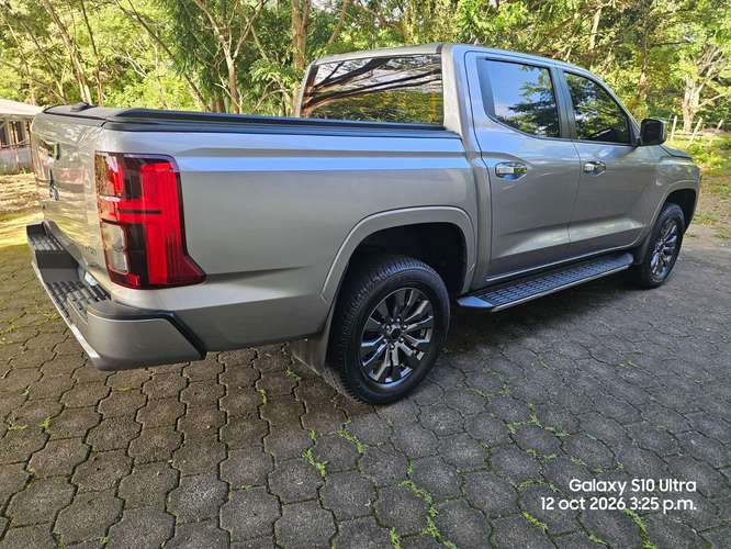 Vendo linda mitsubichi L200 4x4 seminueva poco uso 