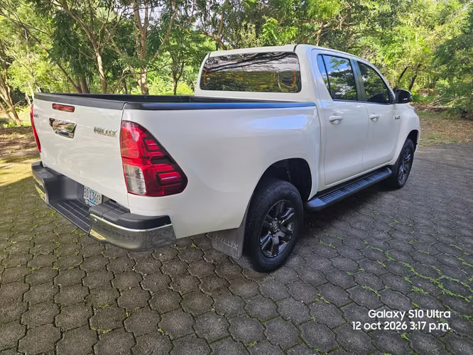 Venso toyota hilux sr intermedia 4x4 año 2025 mecaniac 