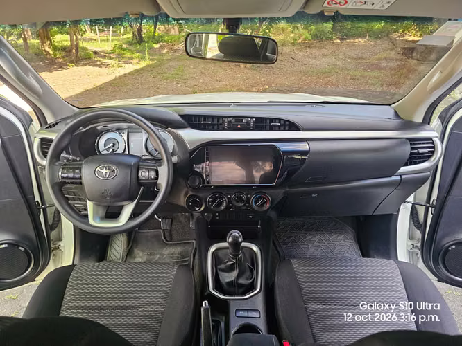 Venso toyota hilux sr intermedia 4x4 año 2025 mecaniac 