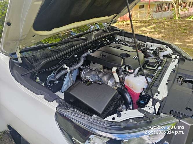 Venso toyota hilux sr intermedia 4x4 año 2025 mecaniac 