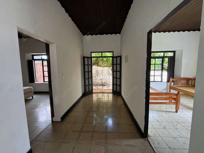 Prime Residential   Commercial Property on Avenida Debayle 5 Bedrooms, Le n, Nicaragua - Imagen 11