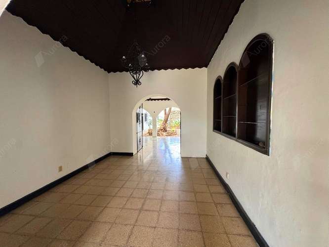Prime Residential   Commercial Property on Avenida Debayle 5 Bedrooms, Le n, Nicaragua - Imagen 10