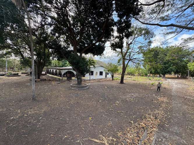 Historic Lakefront Estate - Imagen 18