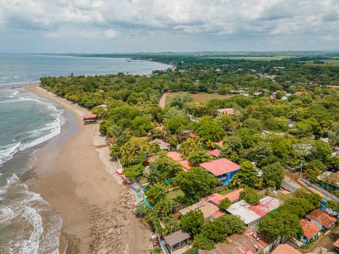 Oceanfront Home for Sale in Playa Masachapa, Nicaragua - Imagen 9