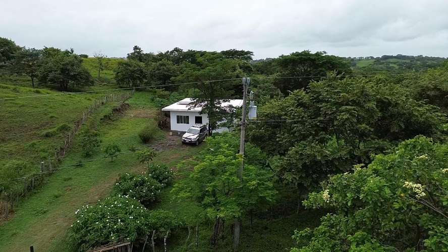 Peaceful Country Living on 2.5 Acres - Imagen 2