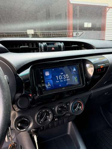 Toyota hilux color plateada año 2016