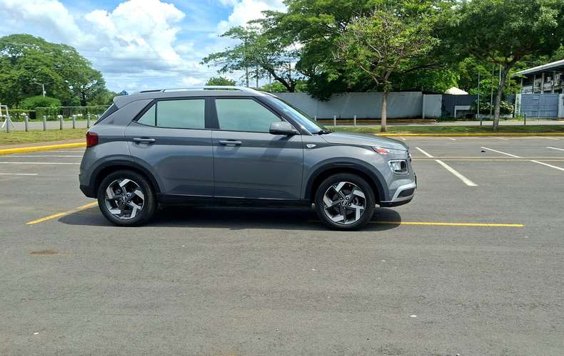 HYUNDAI VENUE  - Imagen 4