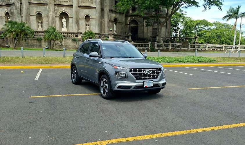 HYUNDAI VENUE  - Imagen 3