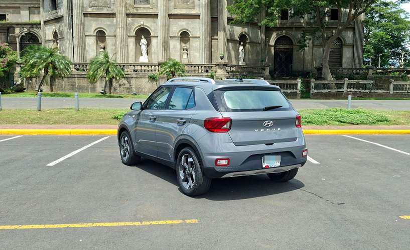 HYUNDAI VENUE  - Imagen 2