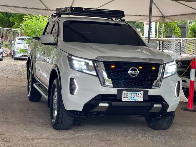NISSAN NP300 FRONTIER SE AÑO 2022