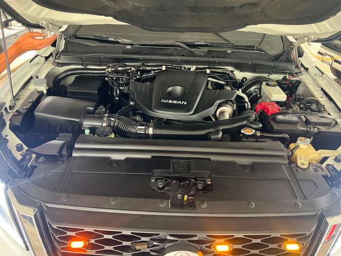 NISSAN NP300 FRONTIER SE AÑO 2022 - Imagen 8