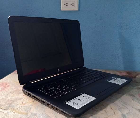  Laptop HP 14
