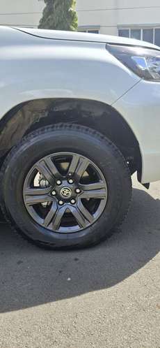 Toyota Hilux Sr 2025