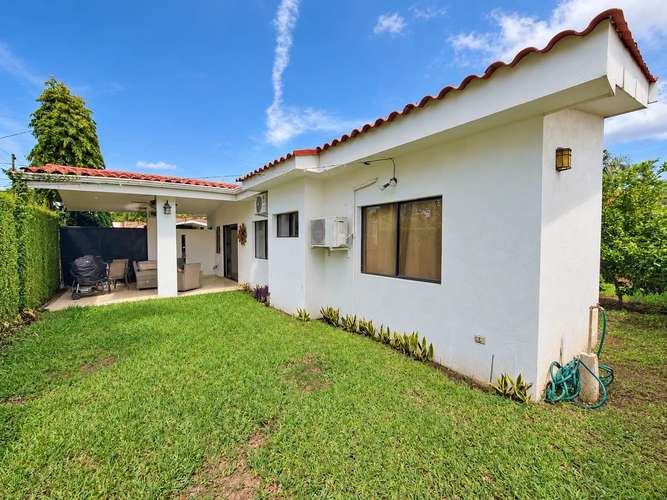  SE RENTA MODERNA CASA FULL AMUEBLADA EN LAS COLINAS - Imagen 10