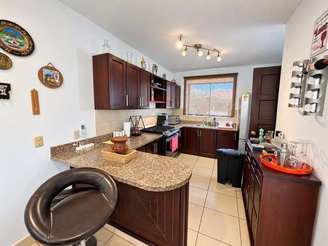  SE RENTA MODERNA CASA FULL AMUEBLADA EN LAS COLINAS - Imagen 4