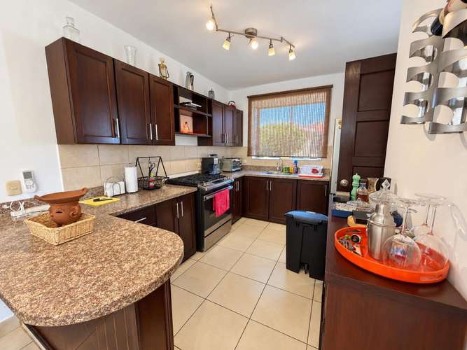  SE RENTA MODERNA CASA FULL AMUEBLADA EN LAS COLINAS - Imagen 5