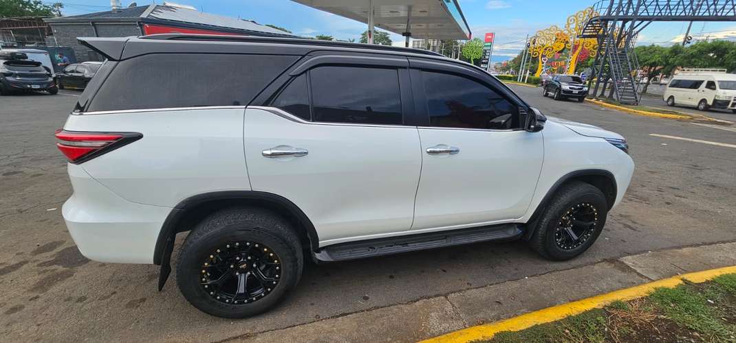 En venta preciosa FORTUNER año 2024 Diesel 4x4 - Imagen 10