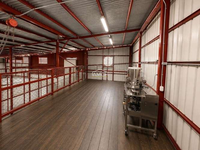 AM-Se Renta Propiedad Comercial con Bodega, Apta para Fábrica o Centro de Operaciones - Imagen 5
