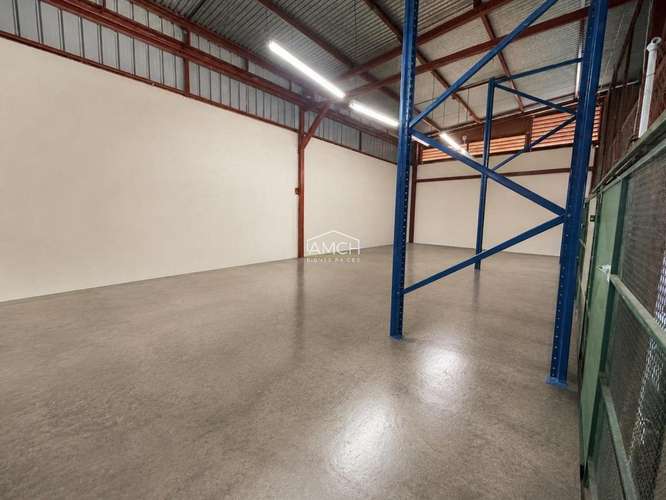 AM-Se Vende Propiedad Comercial con Bodega, Apta para Fábrica o Centro de Operaciones