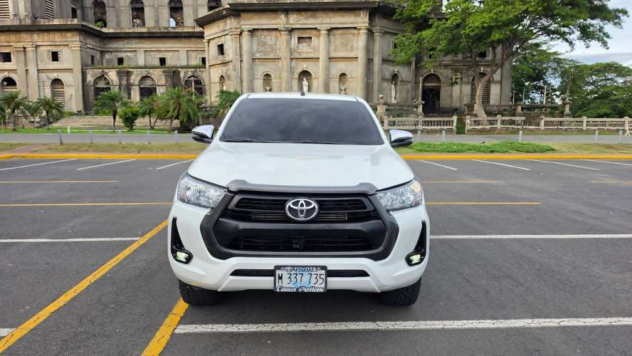 PRECIOSA TOYOTA HILUX SR 2021